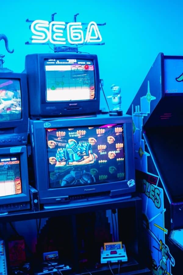 Retro arcade games